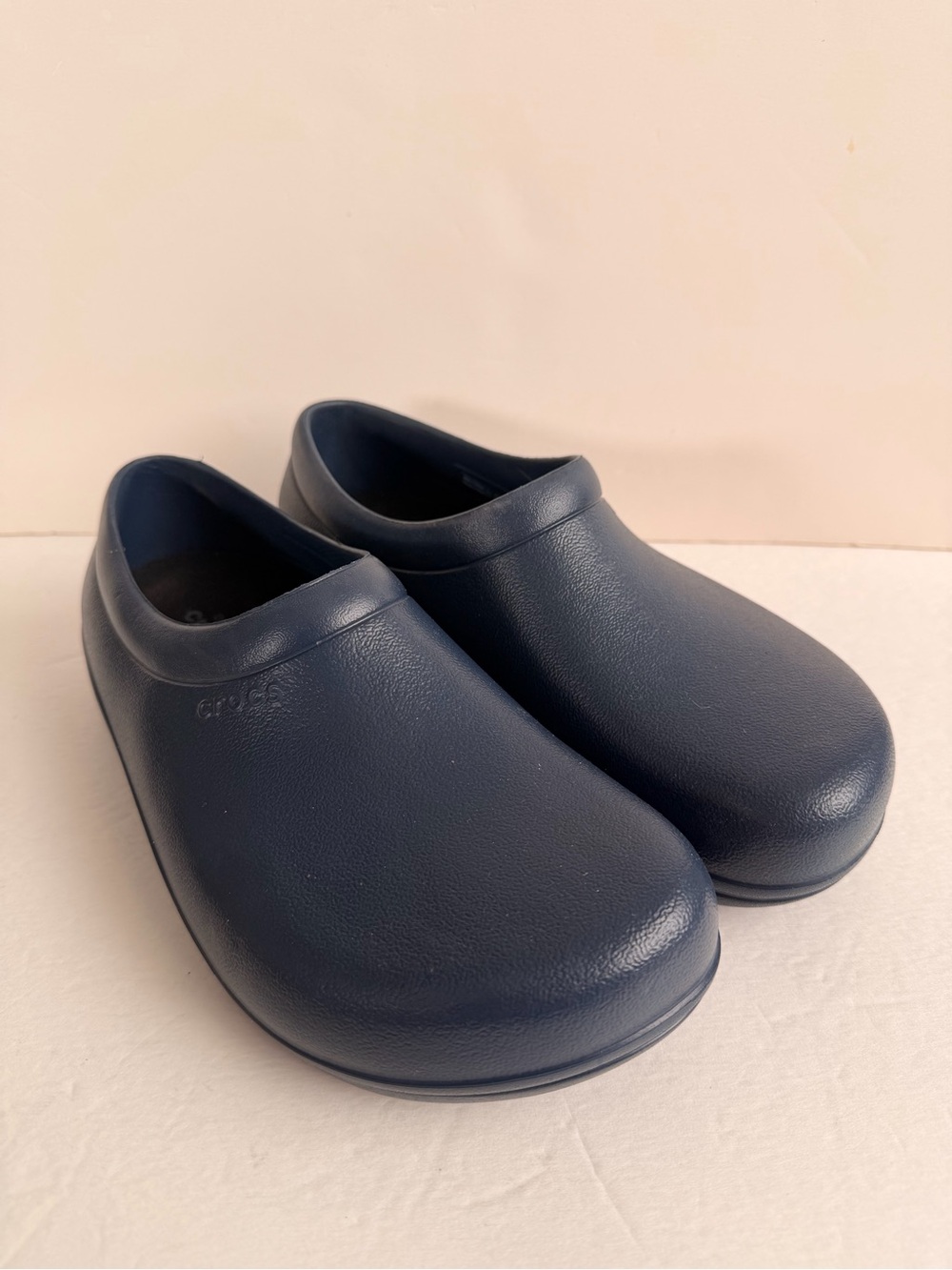 Crocs On-The-Clock Work Slip On Shoes Navy Men’s 8 Women’s 10 Slip Resistant